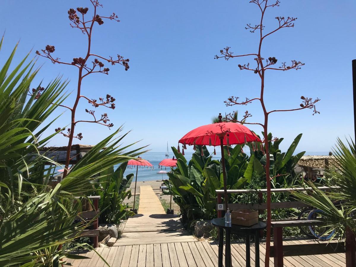 Marbella - Estepona Beach Frontline Apartment Екстер'єр фото