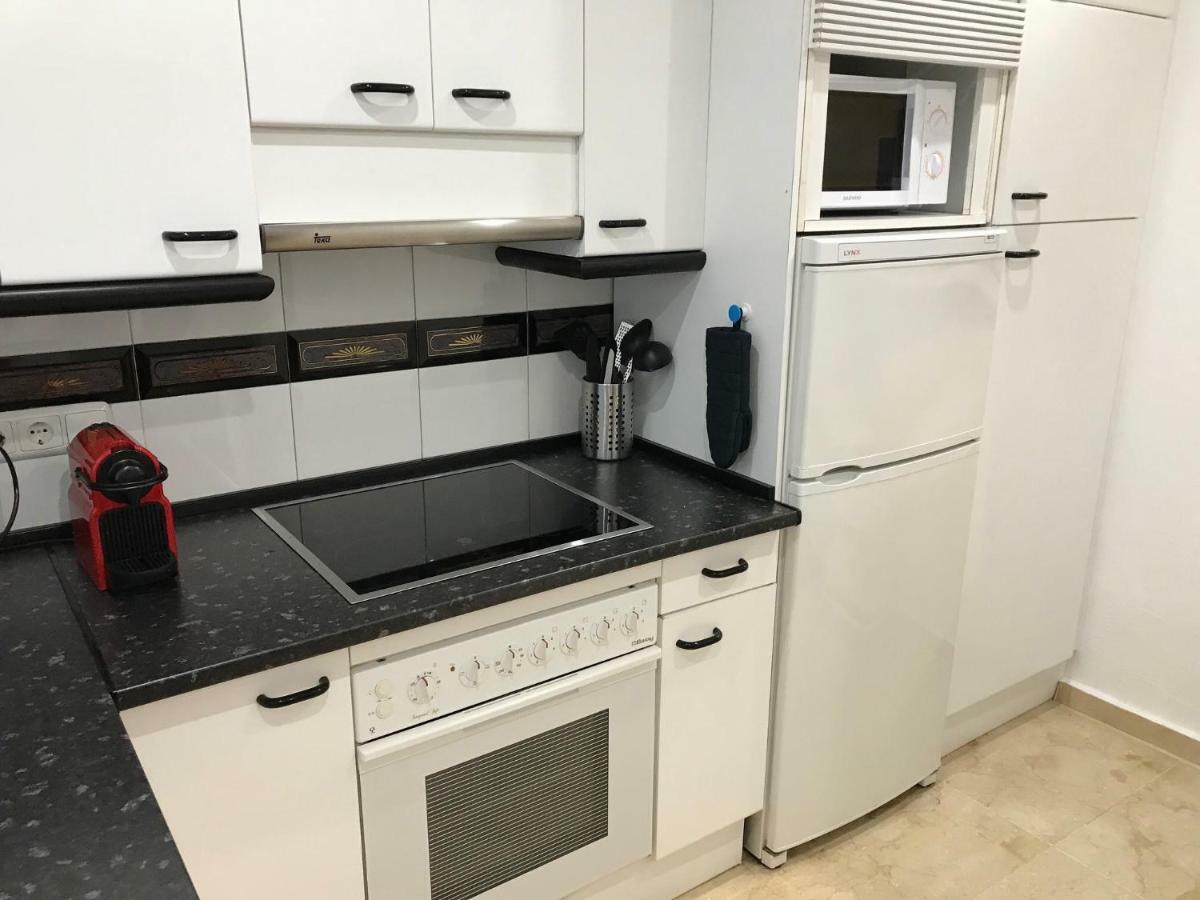 Marbella - Estepona Beach Frontline Apartment Екстер'єр фото