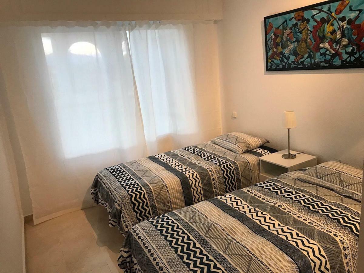 Marbella - Estepona Beach Frontline Apartment Екстер'єр фото