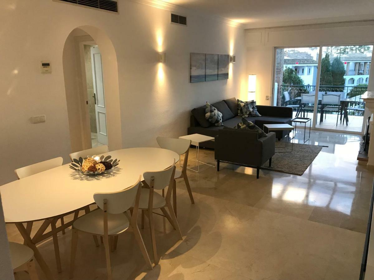 Marbella - Estepona Beach Frontline Apartment Екстер'єр фото