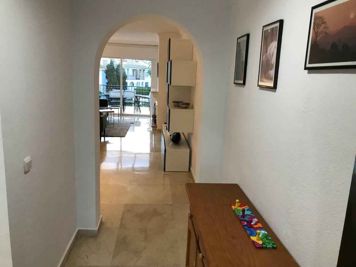 Marbella - Estepona Beach Frontline Apartment Екстер'єр фото