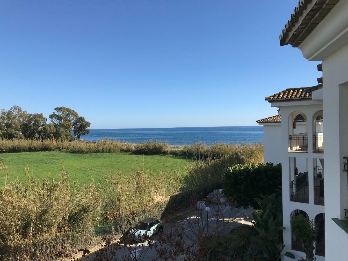 Marbella - Estepona Beach Frontline Apartment Екстер'єр фото