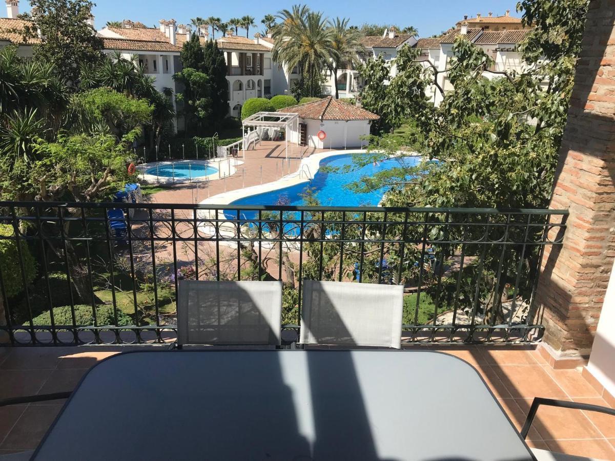 Marbella - Estepona Beach Frontline Apartment Екстер'єр фото