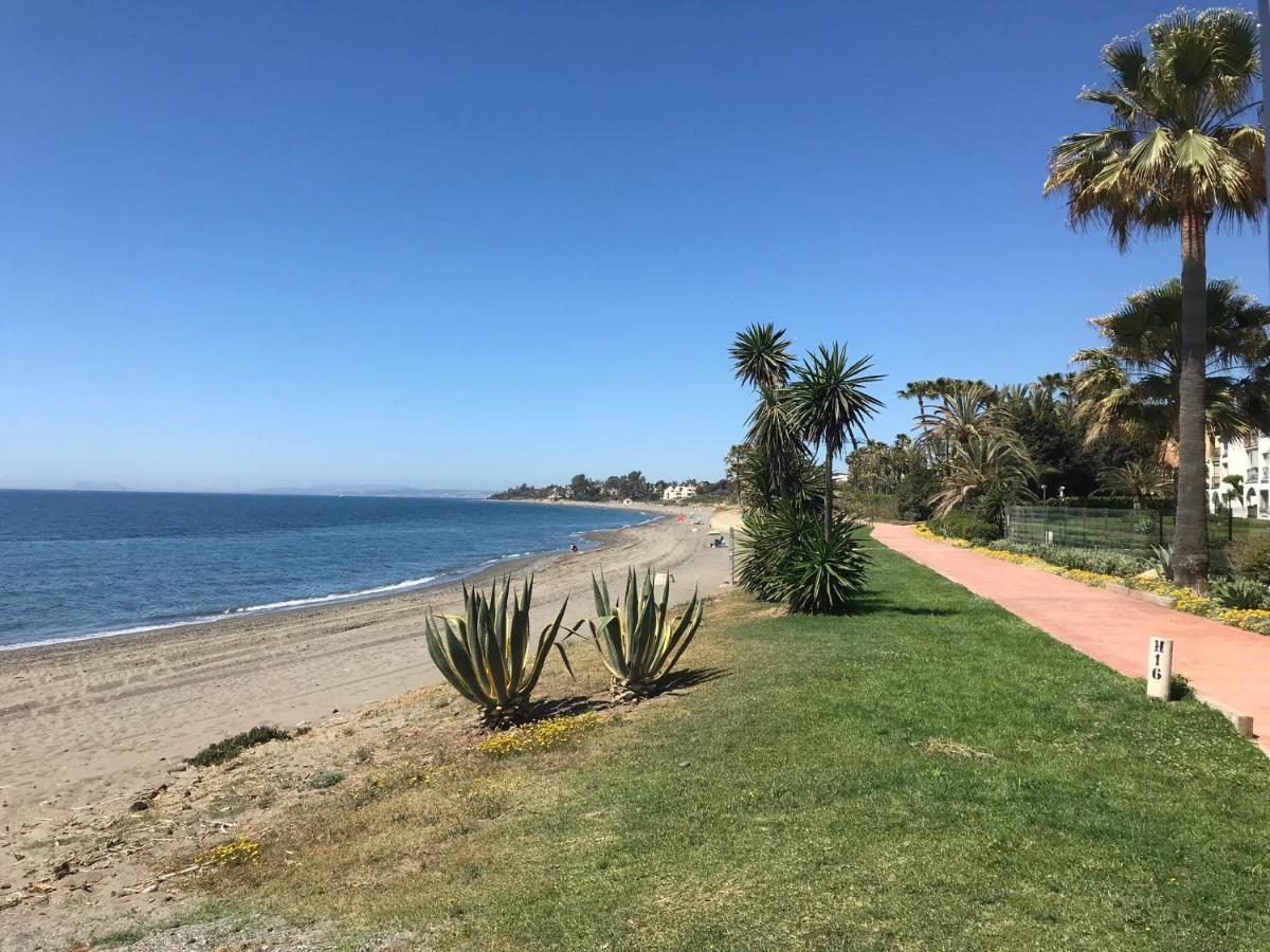 Marbella - Estepona Beach Frontline Apartment Екстер'єр фото